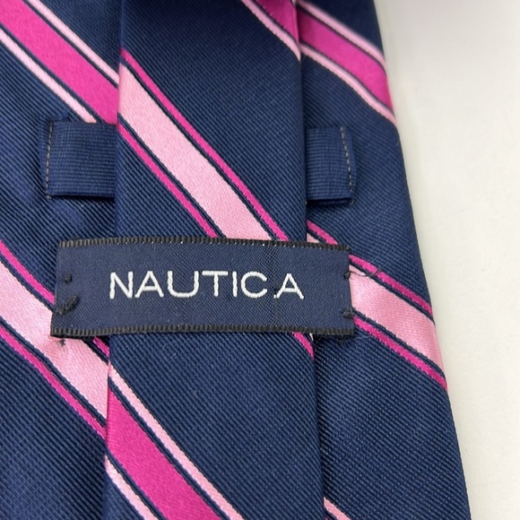 Nautica Horizontal Stripe Cravat Tie - Picture 4 of 5